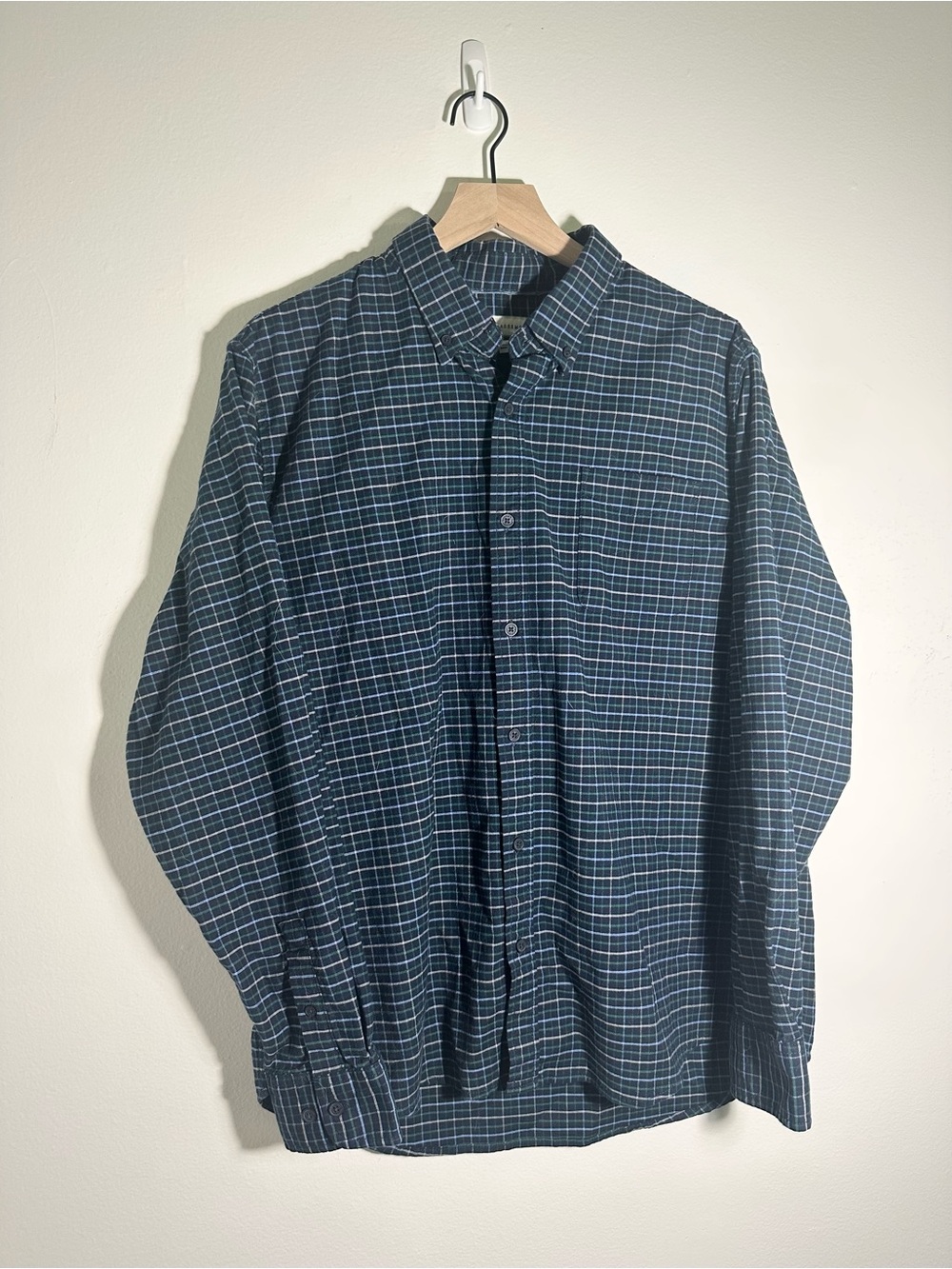 Free Assembly - Classic Men's Blue Plaid Button-Up Shirt
